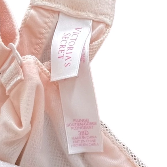 Victoria Secret Bra & Garter/Thong Set - Picture 3 of 3